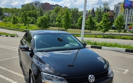 Volkswagen Jetta VI, 2013 год, 1 300 000 рублей, 2 фотография