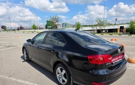 Volkswagen Jetta VI, 2013 год, 1 300 000 рублей, 18 фотография