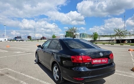 Volkswagen Jetta VI, 2013 год, 1 300 000 рублей, 27 фотография