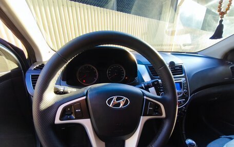 Hyundai Solaris II рестайлинг, 2012 год, 680 000 рублей, 10 фотография