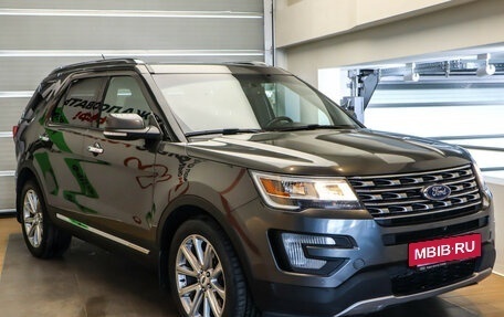 Ford Explorer VI, 2017 год, 2 475 000 рублей, 4 фотография