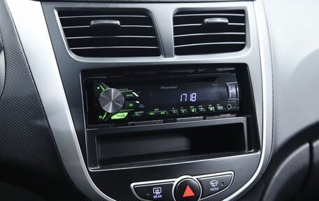Hyundai Solaris II рестайлинг, 2011 год, 630 000 рублей, 14 фотография