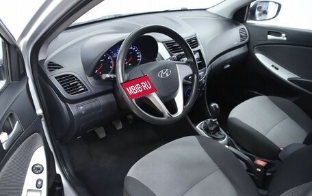 Hyundai Solaris II рестайлинг, 2011 год, 630 000 рублей, 9 фотография
