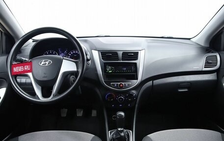 Hyundai Solaris II рестайлинг, 2011 год, 630 000 рублей, 10 фотография
