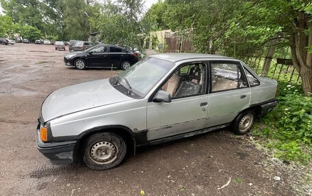 Opel Kadett E рестайлинг, 1986 год, 43 000 рублей, 10 фотография