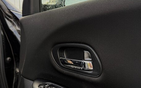 Honda Vezel, 2015 год, 1 900 000 рублей, 21 фотография