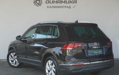 Volkswagen Tiguan II, 2021 год, 2 350 000 рублей, 3 фотография