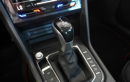 Volkswagen Tiguan II, 2021 год, 2 350 000 рублей, 12 фотография