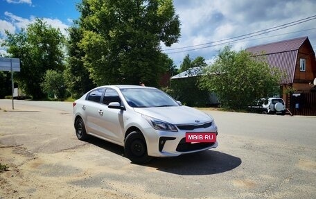 KIA Rio IV, 2019 год, 990 000 рублей, 2 фотография