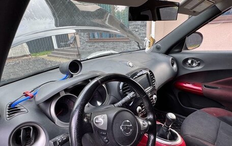 Nissan Juke II, 2011 год, 780 000 рублей, 11 фотография