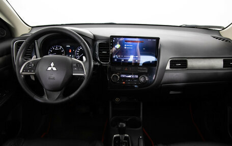 Mitsubishi Outlander III рестайлинг 3, 2013 год, 999 000 рублей, 10 фотография