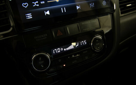 Mitsubishi Outlander III рестайлинг 3, 2013 год, 999 000 рублей, 17 фотография