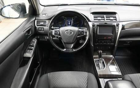 Toyota Camry, 2016 год, 2 050 000 рублей, 10 фотография
