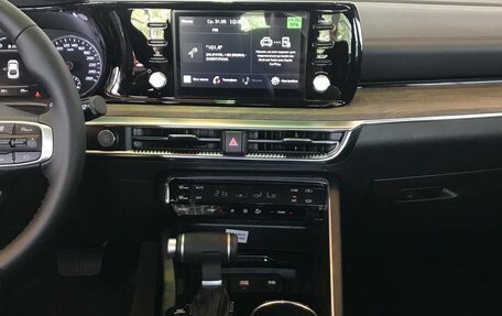 KIA K5, 2023 год, 2 990 000 рублей, 21 фотография