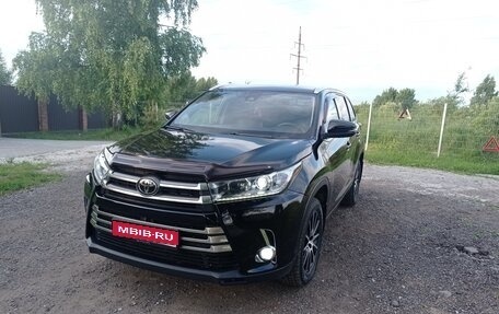 Toyota Highlander III, 2017 год, 3 350 000 рублей, 1 фотография