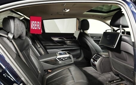BMW 7 серия, 2018 год, 2 749 000 рублей, 19 фотография