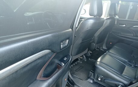 Toyota Highlander III, 2017 год, 3 350 000 рублей, 10 фотография