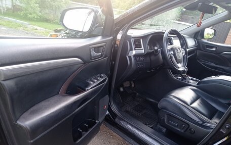 Toyota Highlander III, 2017 год, 3 350 000 рублей, 8 фотография