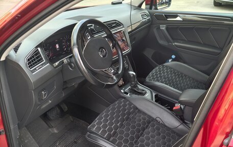 Volkswagen Tiguan II, 2017 год, 2 700 000 рублей, 4 фотография