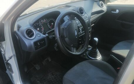 Ford Fiesta, 2008 год, 400 000 рублей, 3 фотография