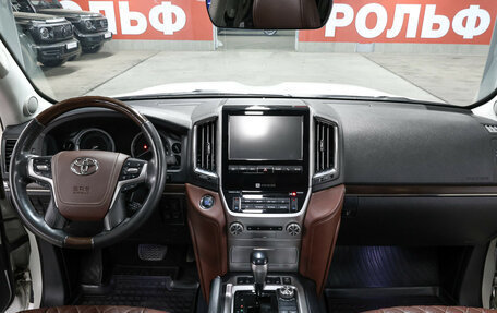 Toyota Land Cruiser 200, 2016 год, 4 749 000 рублей, 15 фотография