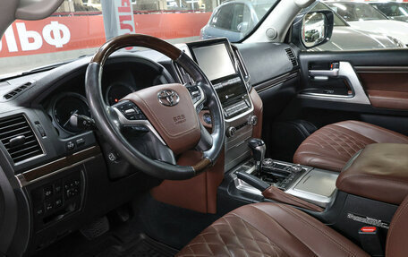Toyota Land Cruiser 200, 2016 год, 4 749 000 рублей, 17 фотография