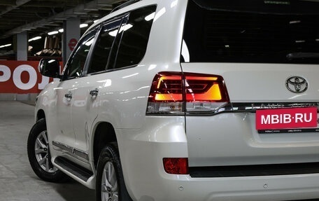Toyota Land Cruiser 200, 2016 год, 4 749 000 рублей, 24 фотография