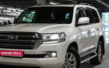 Toyota Land Cruiser 200, 2016 год, 4 749 000 рублей, 23 фотография