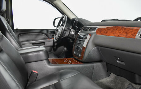 Chevrolet Tahoe III, 2013 год, 1 990 000 рублей, 17 фотография