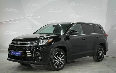 Toyota Highlander III, 2018 год, 3 650 000 рублей, 2 фотография