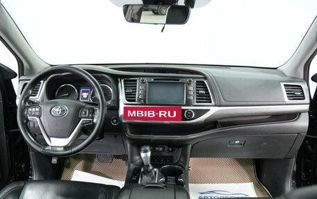 Toyota Highlander III, 2018 год, 3 650 000 рублей, 16 фотография