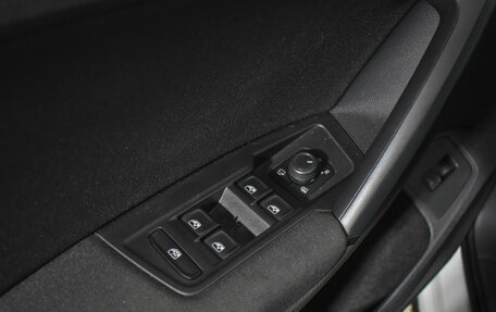 Volkswagen Tiguan II, 2020 год, 2 350 000 рублей, 11 фотография