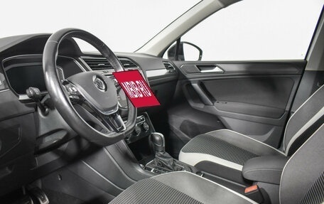 Volkswagen Tiguan II, 2020 год, 2 350 000 рублей, 10 фотография