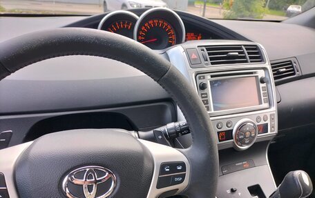 Toyota Verso I, 2012 год, 2 200 000 рублей, 8 фотография
