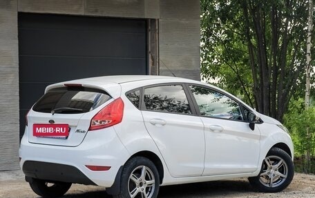 Ford Fiesta, 2012 год, 830 000 рублей, 2 фотография