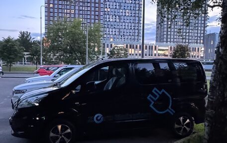 Nissan NV200, 2016 год, 1 799 000 рублей, 3 фотография
