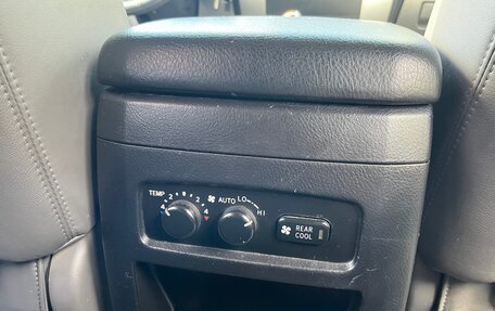 Toyota Land Cruiser Prado 120 рестайлинг, 2003 год, 1 690 000 рублей, 10 фотография