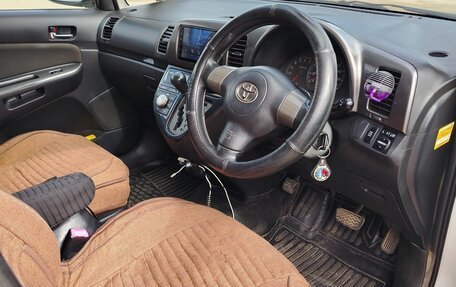 Toyota Wish II, 2005 год, 680 000 рублей, 7 фотография