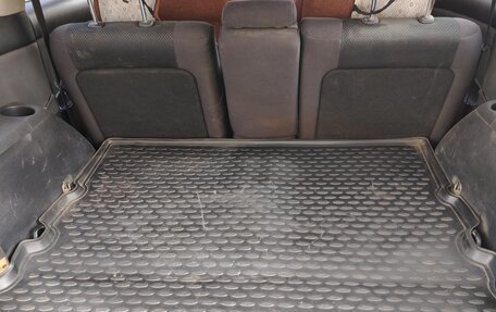 Toyota Wish II, 2005 год, 680 000 рублей, 6 фотография