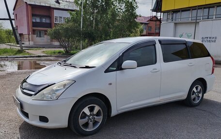 Toyota Wish II, 2005 год, 680 000 рублей, 2 фотография