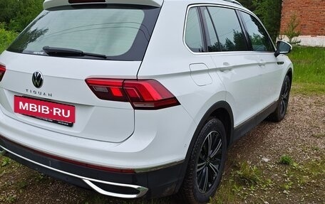 Volkswagen Tiguan II, 2021 год, 3 399 000 рублей, 6 фотография