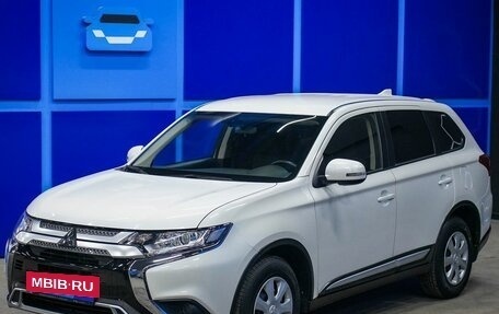 Mitsubishi Outlander III рестайлинг 3, 2019 год, 2 320 000 рублей, 2 фотография