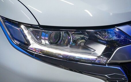 Mitsubishi Outlander III рестайлинг 3, 2019 год, 2 320 000 рублей, 16 фотография