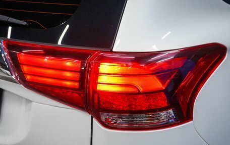 Mitsubishi Outlander III рестайлинг 3, 2019 год, 2 320 000 рублей, 17 фотография