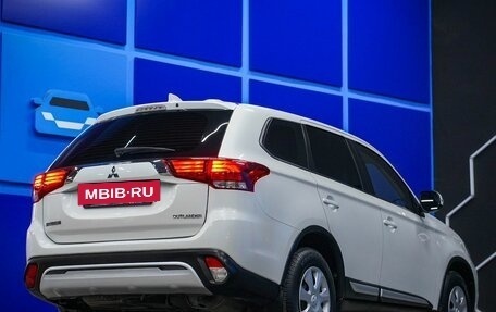 Mitsubishi Outlander III рестайлинг 3, 2019 год, 2 320 000 рублей, 6 фотография