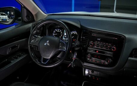 Mitsubishi Outlander III рестайлинг 3, 2019 год, 2 320 000 рублей, 20 фотография