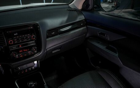 Mitsubishi Outlander III рестайлинг 3, 2019 год, 2 320 000 рублей, 22 фотография