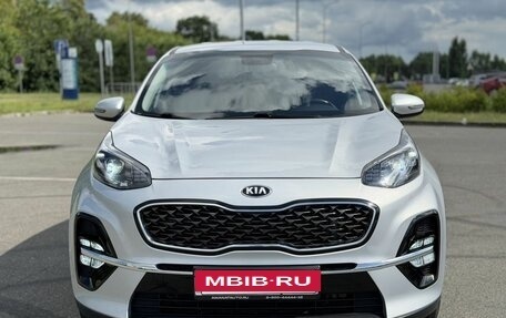 KIA Sportage IV рестайлинг, 2020 год, 2 050 000 рублей, 2 фотография