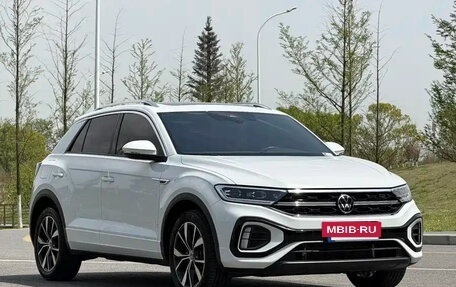 Volkswagen T-Roc I, 2024 год, 1 943 000 рублей, 3 фотография
