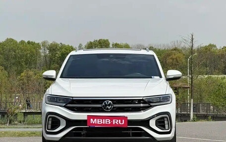 Volkswagen T-Roc I, 2024 год, 1 943 000 рублей, 2 фотография